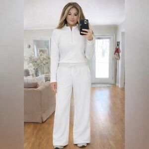 NWOT! NIKE High Waisted Wide Leg Cozy Fleece Pants Light Bone S